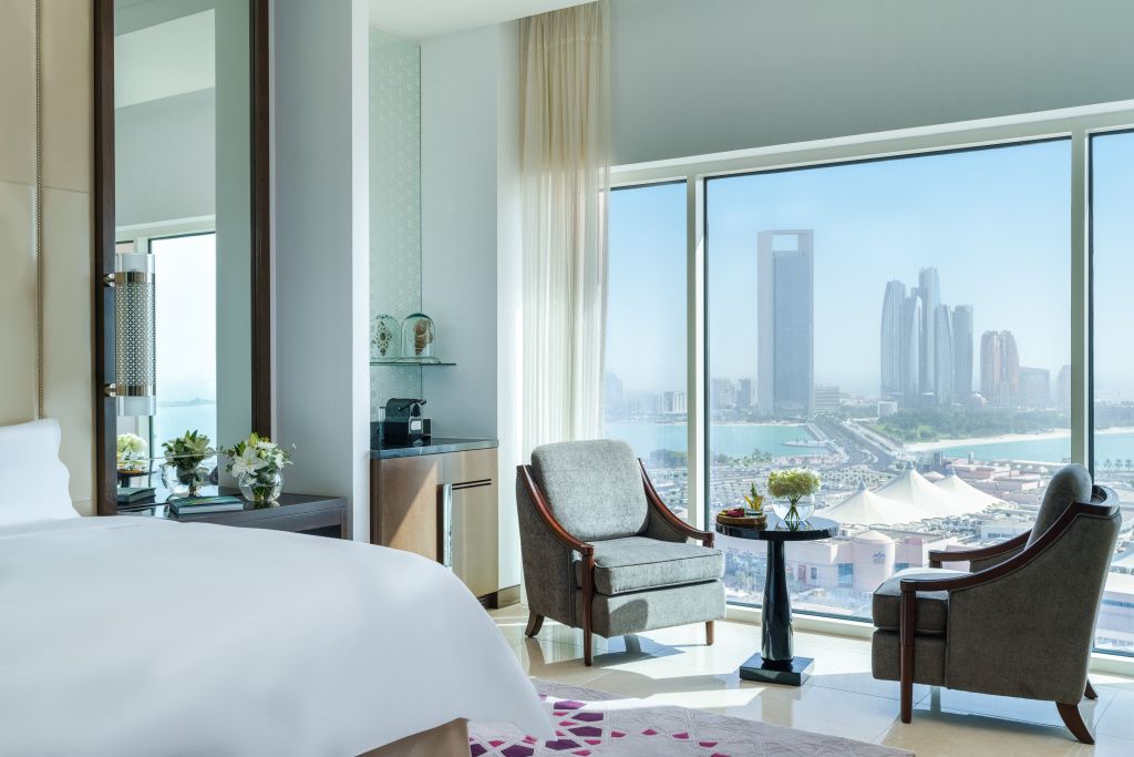 Deluxe Corniche View Deluxe Corniche View