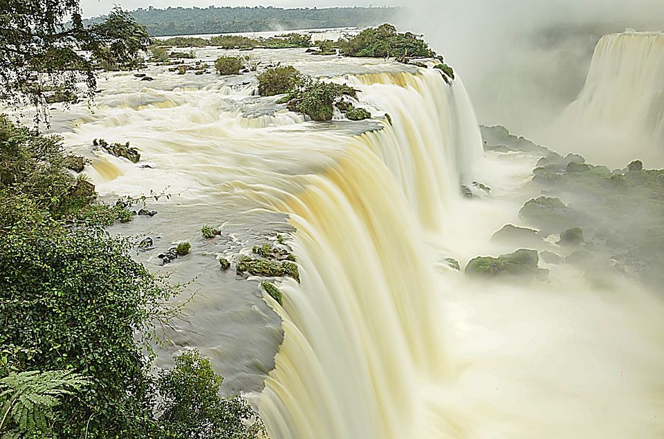 Водопады Игуасу со стороны Бразилии