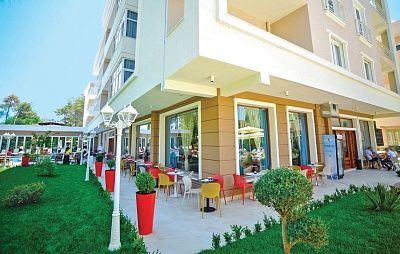 SANDY BEACH RESORT 4*