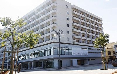  SUN HALL 4 *