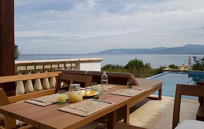 ANASSA 5 *
