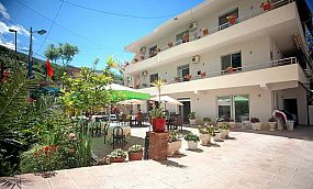 VILA NIKA 3* - Изображение 0